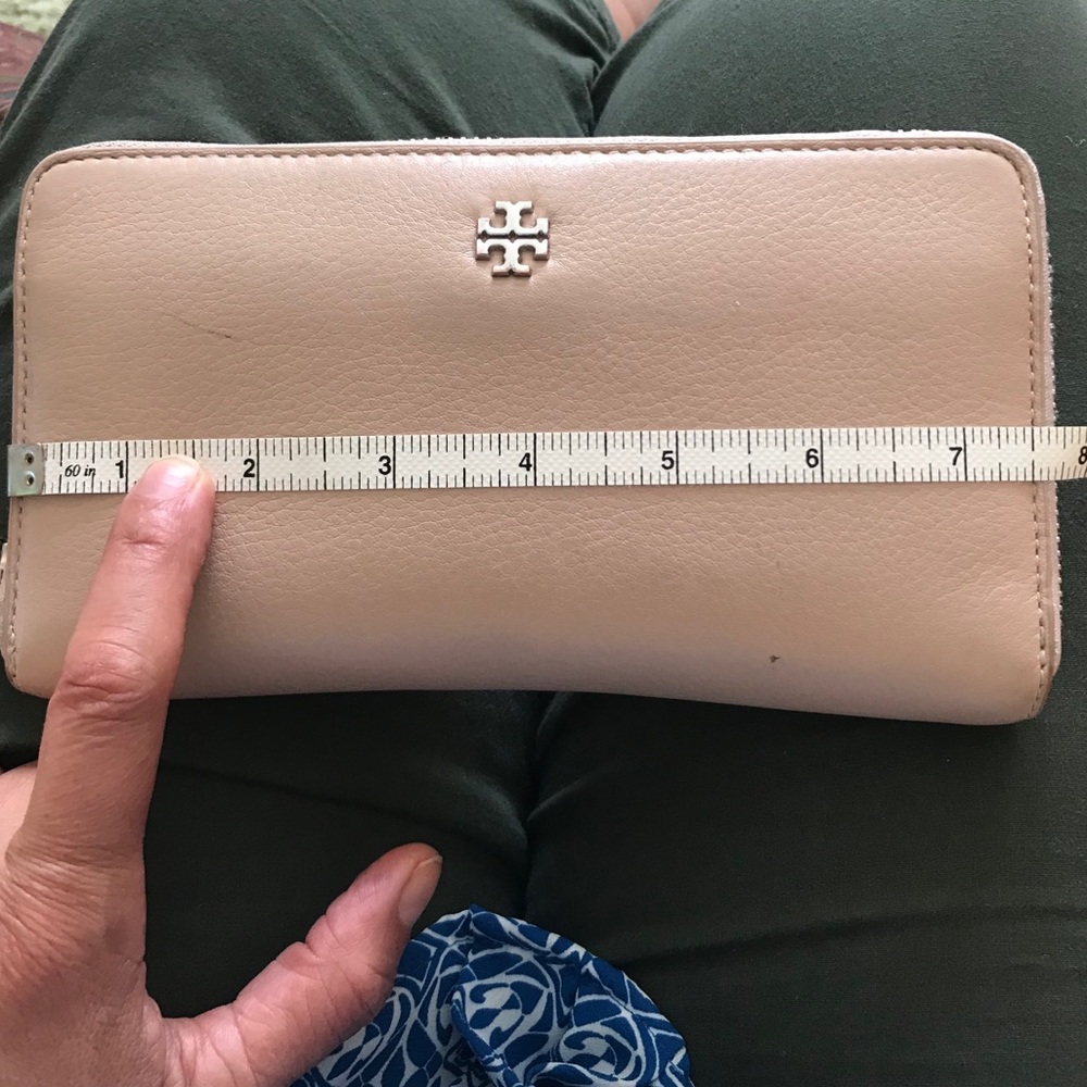 Tory Burch Wallet π - Picture 8 of 8